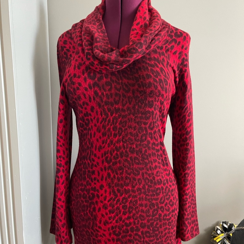 Leappard print dress or tunic.